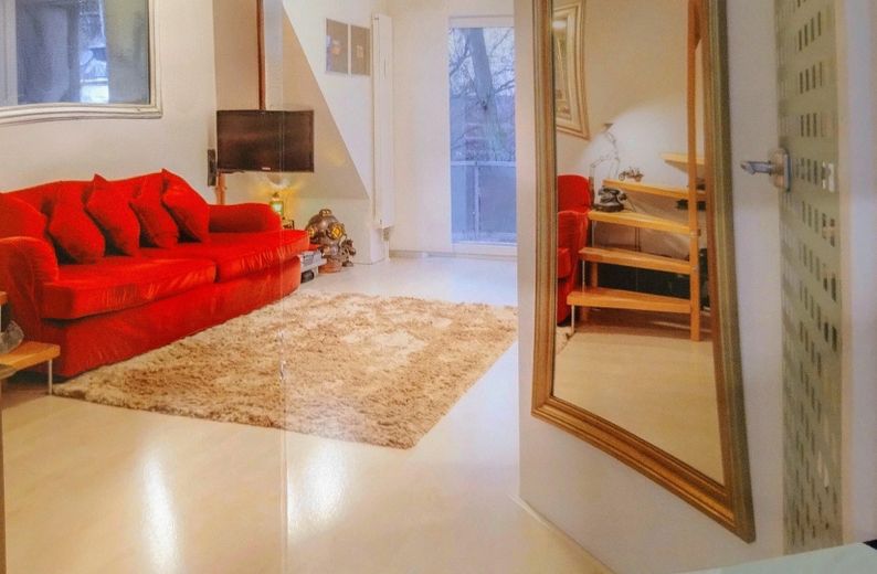 Charmante 3-Zi.- Maisonettewhg, TG-Stellplatz ,Garten, Balkon in grüner Lage von Hamburg Meiendorg – Wohnbereich  untere Ebene
