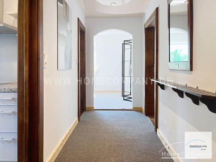Appartement de 3 pièces lumineux et agréablement meublé avec terrasse sur le toit – 5d05ec88780f62203f9ba24478684fcf706fc4ff.jpg