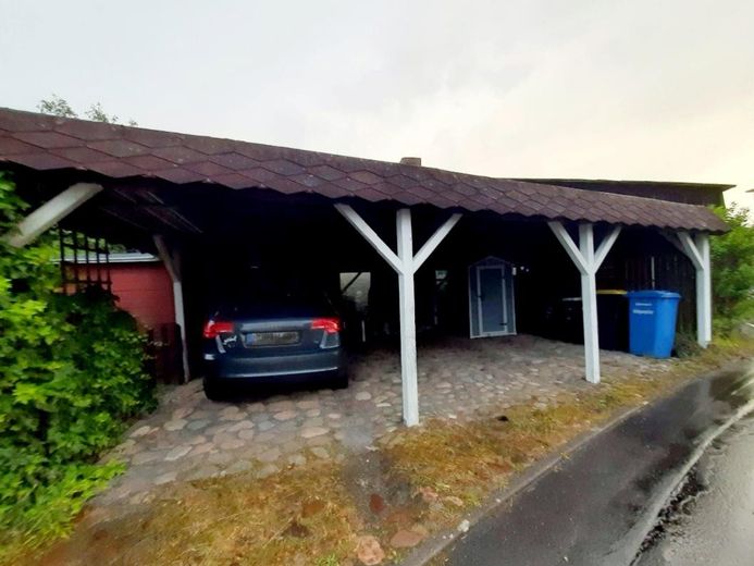 Skandinavisches Einfamilienhaus nahe dem Vogelpark und der Ostseeküste in M-V – 3er-Carport auf dem Grundst. 