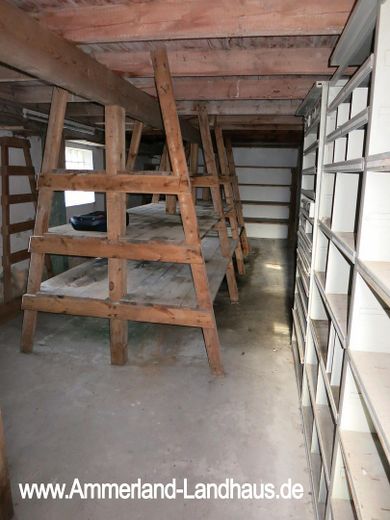 Resthof / Landhaus + 600 m² Hallenfläche – Wohnen & Arbeiten in Westerstede – Remise 1 mit Lager