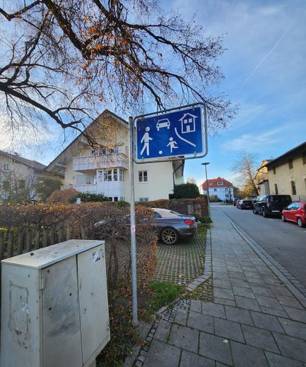 Isarweg 1 an der Spielstrasse