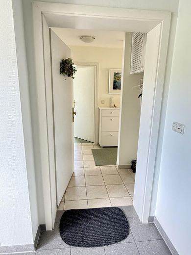 Un chez-soi ensoleillé avec balcon exposé sud - Appartement de 2 pièces à occuper soi-même - Sans commission – Eingang