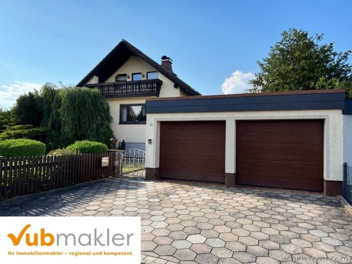 Stilvolles Einfamilienhaus mit Einliegerwohnung und großzügigem Grundstück in Arzberg – Foto 1