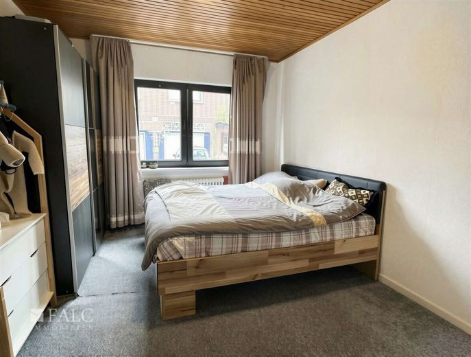 vermietetes Zweifamilienhaus mit großem Garten in Frechen Bachem – Schlafzimmer