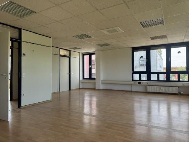 schöne helle Büroflächen Büro Buero 50-500 QM in zentraler Lage mit Parkplätzen und Aufzug – Foto 4
