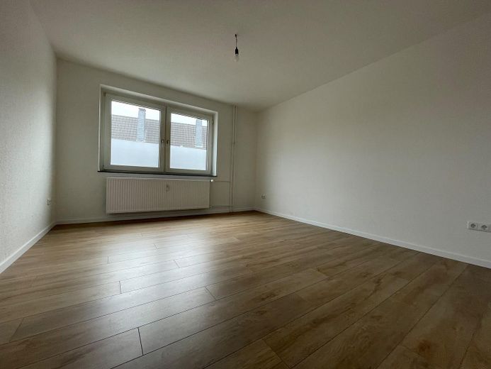 renovierte 3 Zimmer, frei ab sofort – Zimmer 2