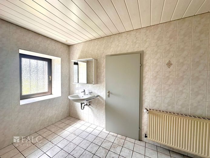 Preiswertes Familienhaus plus Baugrundstück! – Badezimmer