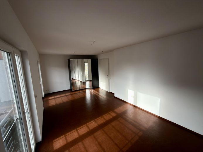 Charmante 2-Zimmer-Wohnung mit Balkon, 2xTG-Stellplätzen und Ausbaupotenzial in Nürnberg-Wöhrd – SZ2