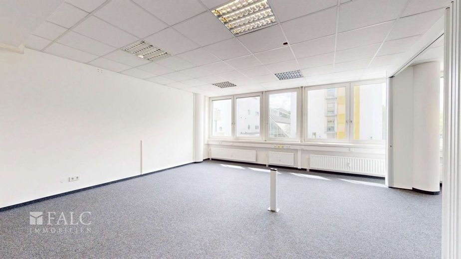 Modernisiertes Büro im 2.OG mit 5 TG-Stellplätzen / neben ADAC – Büro Beispiel