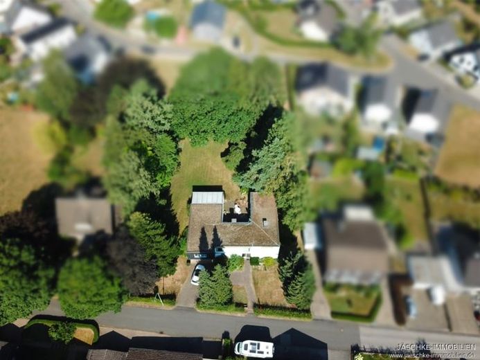 JÄSCHKE - Großzügiges Grundstück mit Potenzial in ruhiger Lage von Roetgen-Rott – Foto 1