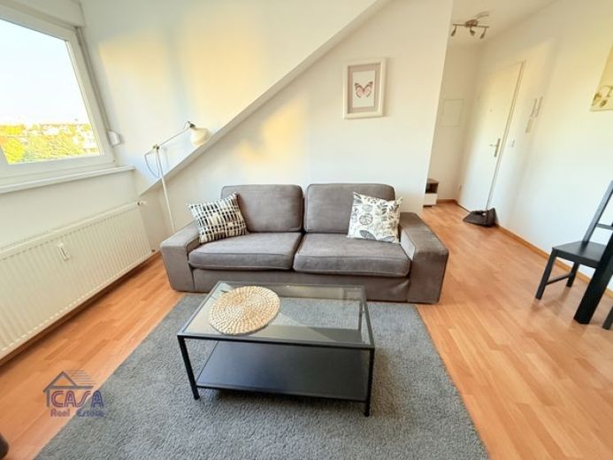 FUSSLÄUFIG ZUR SCHWEIZER STRASSE: 2 Zimmer mit Skyline Blick, modern eingerichtetes Apartment nahe der Schweizer Strasse – Foto 1