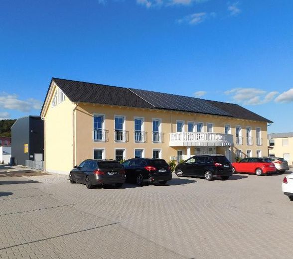 Frontansicht Bürohaus