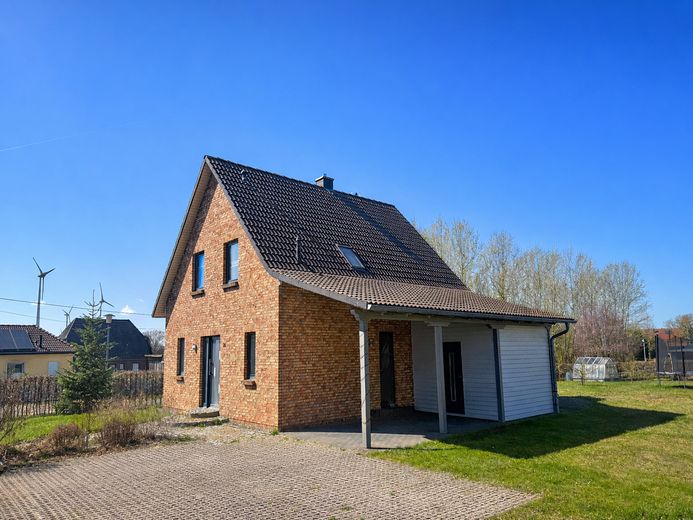 Hochwertiges Einfamilienhaus in ruhiger Lage - Glasfaser und Bahn inklusive - provisionsfrei – Ansicht West