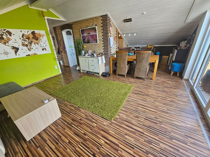 Provisionsfrei! Helle Dachfeschosswohung mit grossem Garten – Foto 4