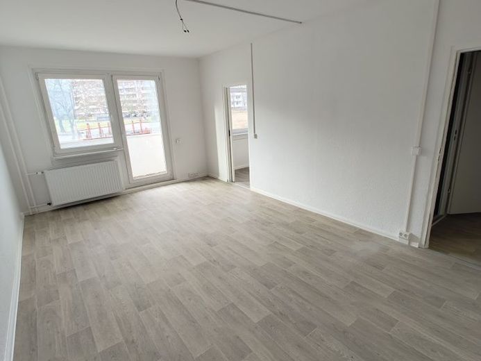 Recherche d’un locataire successeur pour un agréable appartement d’une pièce avec balcon dans un écrin de verdure à Brandenburg-Hohenstücken – Photo 1
