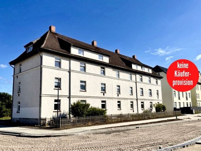 HORN IMMOBILIEN++ Neubrandenburg, casa plurifamiliare affittata con 13 unità abitative, grande terreno, solo 500 m dal centro – Foto 1