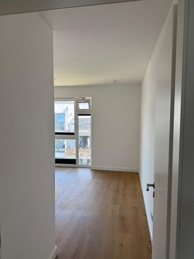 شقة 4 غرف خالية من العوائق في الطابق الأخير مع شرفة ومرآب تحت الأرض مع Wallbox – Schlafzimmer