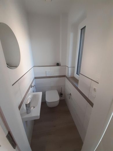 Doppelhaushälfte 2019 (Zweitbezug) – Gäste-WC