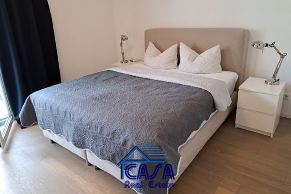 ALLES NEU: 2 Zimmer mit Balkon + Skyline Blick nahe dem Willy Brandt Platz gelegen