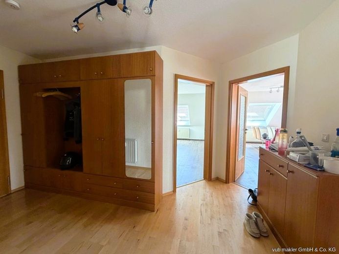 Helle Dachgeschosswohnung in Köditz mit zwei Balkonen und Tiefgaragenstellplatz – VUB0002470-4