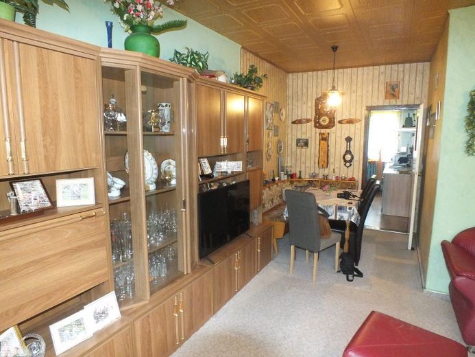 Naturidyll mit riesigem Grundstück – Provisionsfrei von Privat! – Wohnzimmer mit Essbereich