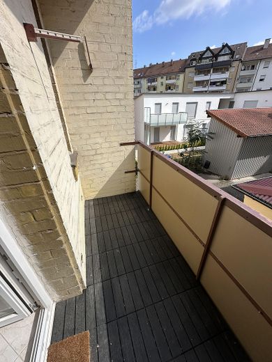 Geräumige 5-Zimmer-Wohnung in Toplage - einziehen und wohlfühlen – Balkon 2