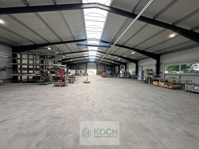 Moderne, beheizbare Halle für Produktion/Lage im Gewerbegebiet Loxstedt – Halle