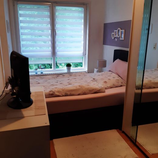 Schlafzimmer Bild 1