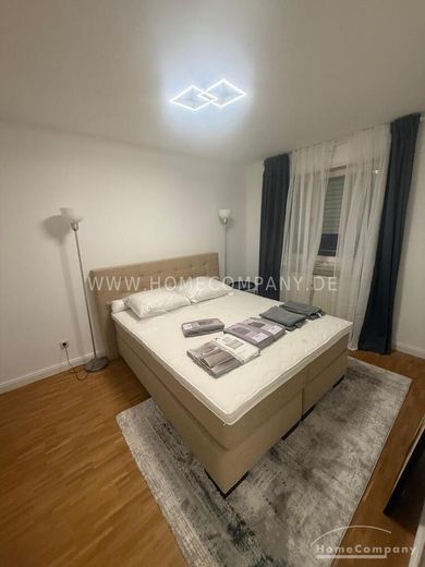 Appartement entièrement meublé de 2 pièces avec grande loggia & place de parking en sous-sol à Schwabing – b9c675ef23897a0ec11ed866444f473310555cb0.jpg