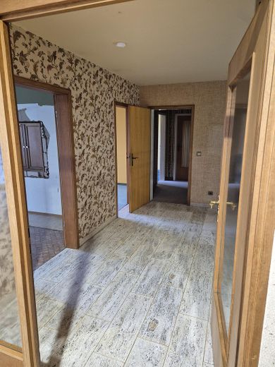 Maison d’architecte représentative dans un emplacement privilégié de Bad Nenndorf – Flur Wohnbereich