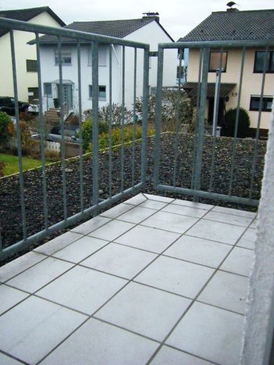 2-Zimmer-DG-Wohnung mit Balkon in Einhausen direkt am Feldrand mit Waldblick – Balkon