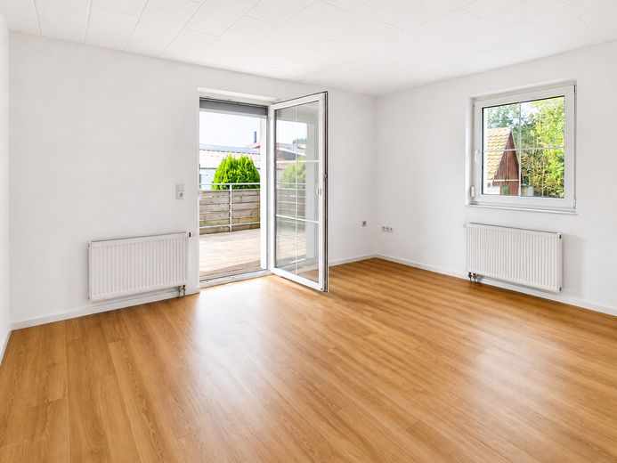 Gepflegtes 2-Familienhaus - Kernsanierung 2015 - ruhige Sackgasse – Wohnzimmer EG / OG