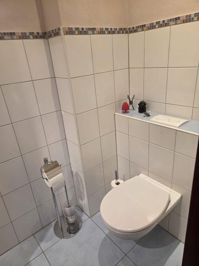 gepflegte 3,5 Zimmer Wohnung in der Aplerbecker Mark – Gäste-WC