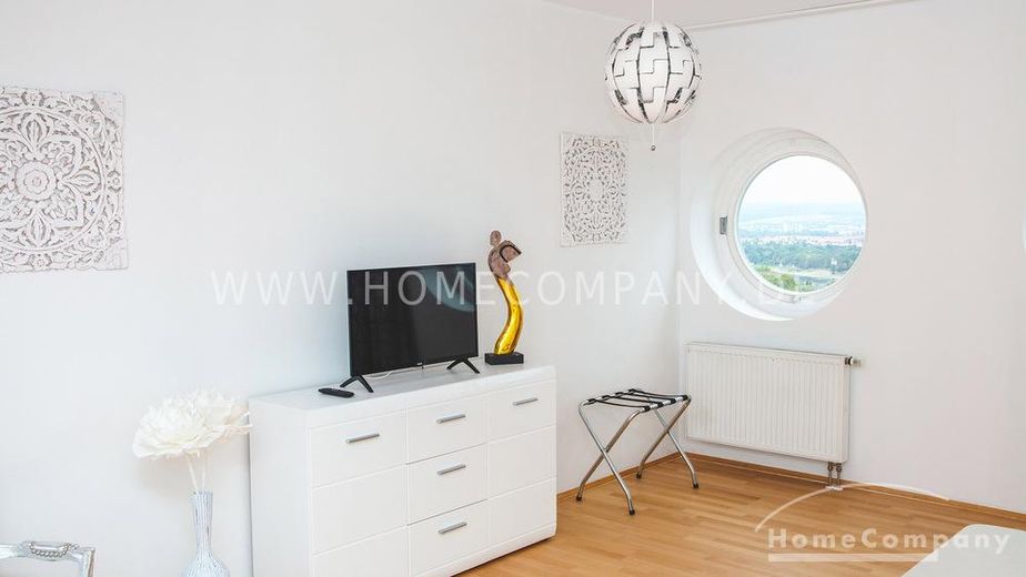 28256 HomeCompany Dresden Möbliert/Furnished  2-Zimmer Apartment mit großer Terrasse in exklusiver Lage am weißen Hirsch in Dresden Max. 2 Personen – 09d050cfdcf8d1d5d0eb8d1adafad1d8c3ee63e1.jpg