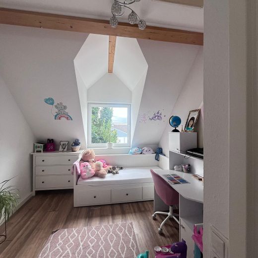 Edificio residencial y comercial en una ubicación céntrica de Lohmar – Schlafzimmer DG