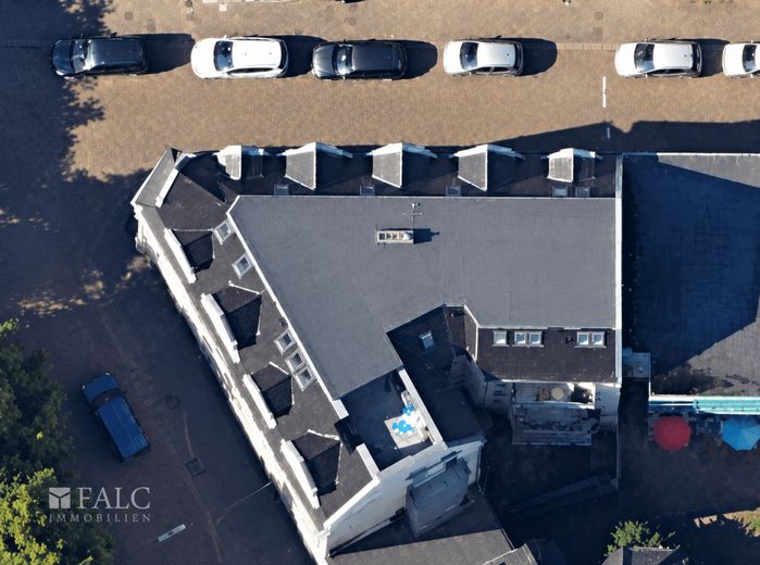 Wie ein Neubau, nur mit Seele-vollständig sanierte 4-Zimmer Wohnung – Luftbild
