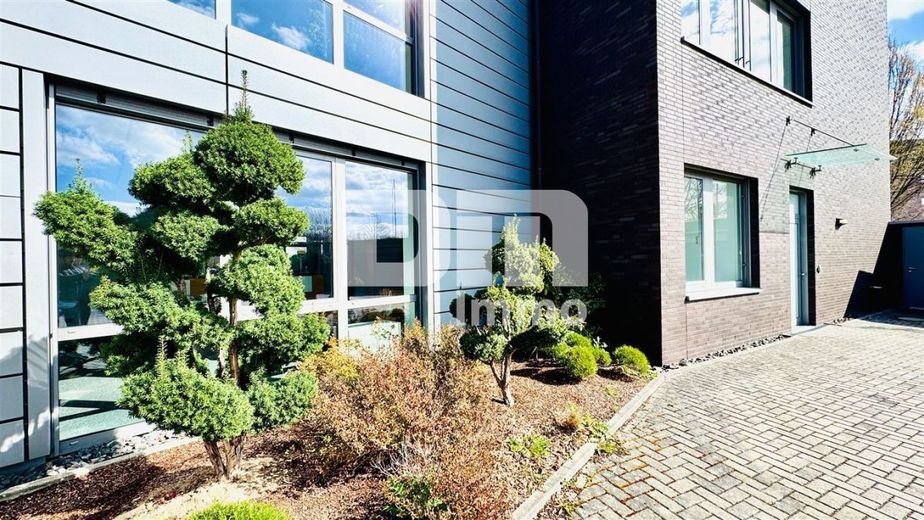 Hochwertige EG Büroetage mit hochwertiger Ausstattung und bis zu 20 PKW Stellplätzen – Separater Eingang