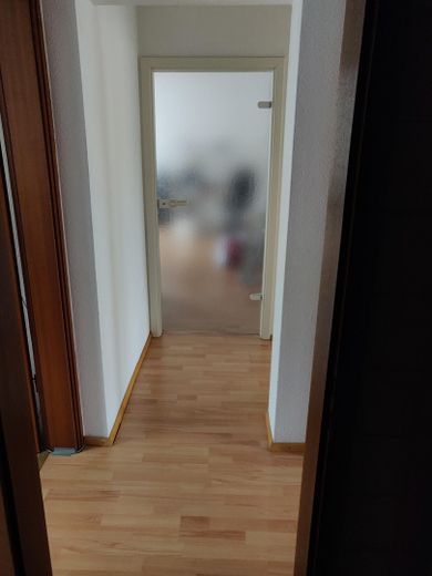 Zentral gelegene, gepflegte 3,5-Zimmer-Wohnung mit EBK in Karlsruhe – Innenflur
