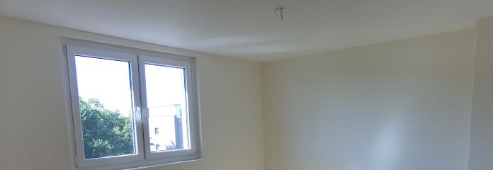 Beautiful & bright 2-room apartment with fitted kitchen - available immediately – Wohnzimmer