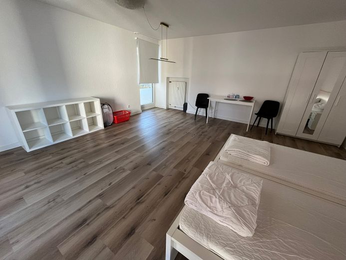 Traumhafte 3-Zimmer-Wohnung mit 2 Balkonen – Möbel im Wohnzimmer optional_2