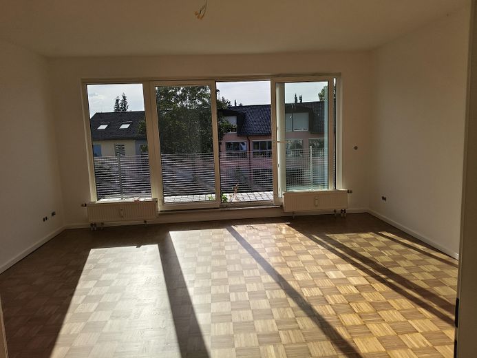 1-room apartment with great west-facing balcony – Großes Zimmer