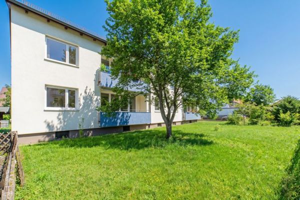 Buckenhof’ta huzurlu yaşam: Kilerli 4 odalı çatı katı dairesi