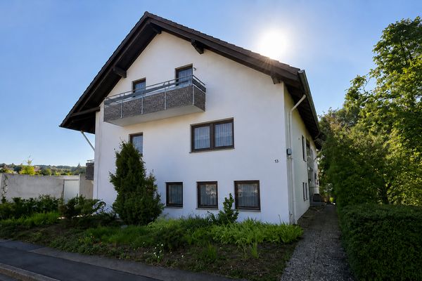 Mieszkanie z szerokim widokiem: przestronne mieszkanie 5-pokojowe z dużym balkonem i możliwością korzystania z ogrodu w Illingen
