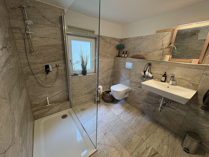 Badezimmer 1