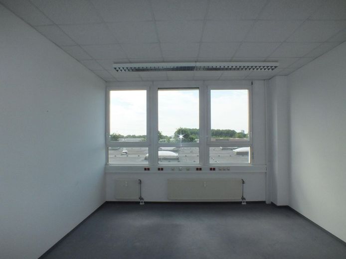 Moderne Büro- und Hallenflächen in Porz zu vermieten – Doppelbüro