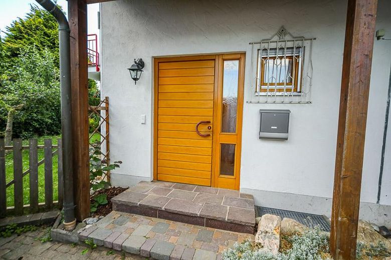 Gemoderniseerde twee-onder-een-kapwoning op toplocatie in Senden‑Aufheim – 140 m² woonoppervlak + groot kantoor - provisievrij – Eingangsbereich