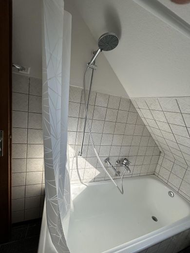 Tanto spazio, tante possibilità: casa plurifamiliare con ampio terreno! – DG Bad