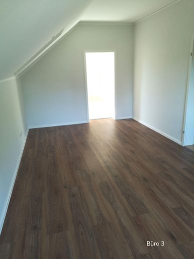 Bright office premises in a quiet location in 13467 Berlin-Hermsdorf – Büro 3 (Durchgangszimmer)