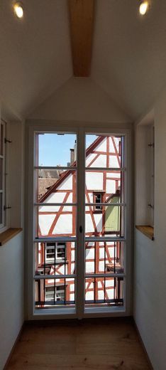 Quattro appartamenti completamente ristrutturati e di alta qualità sulle storiche mura cittadine di Meersburg, con vista da sogno – Foto 36