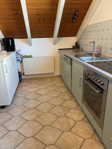 Großzügige 2-Zi.-Whg. 80qm mit EBK und Balkon (möbliert/unmöbliert) - befristet für 9 bis 18 Monate – Küche